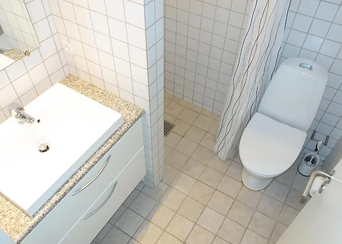 Stunning In Apartment Allinge-Sandvig